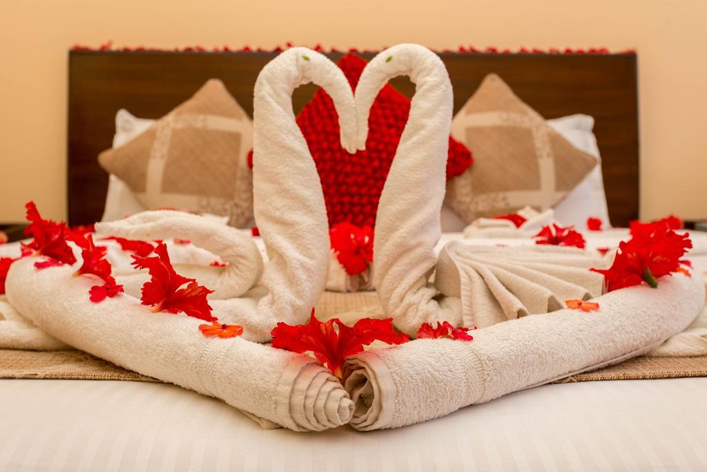 Hotel Peninsula Pokhara Dış mekan fotoğraf