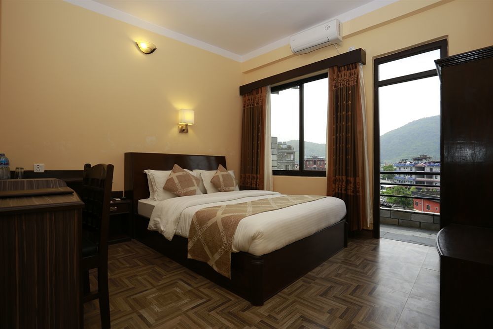 Hotel Peninsula Pokhara Dış mekan fotoğraf