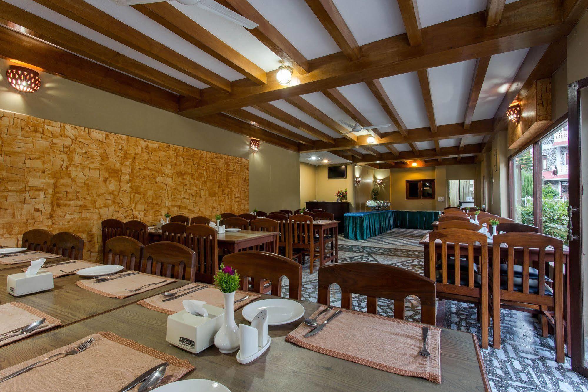 Hotel Peninsula Pokhara Dış mekan fotoğraf