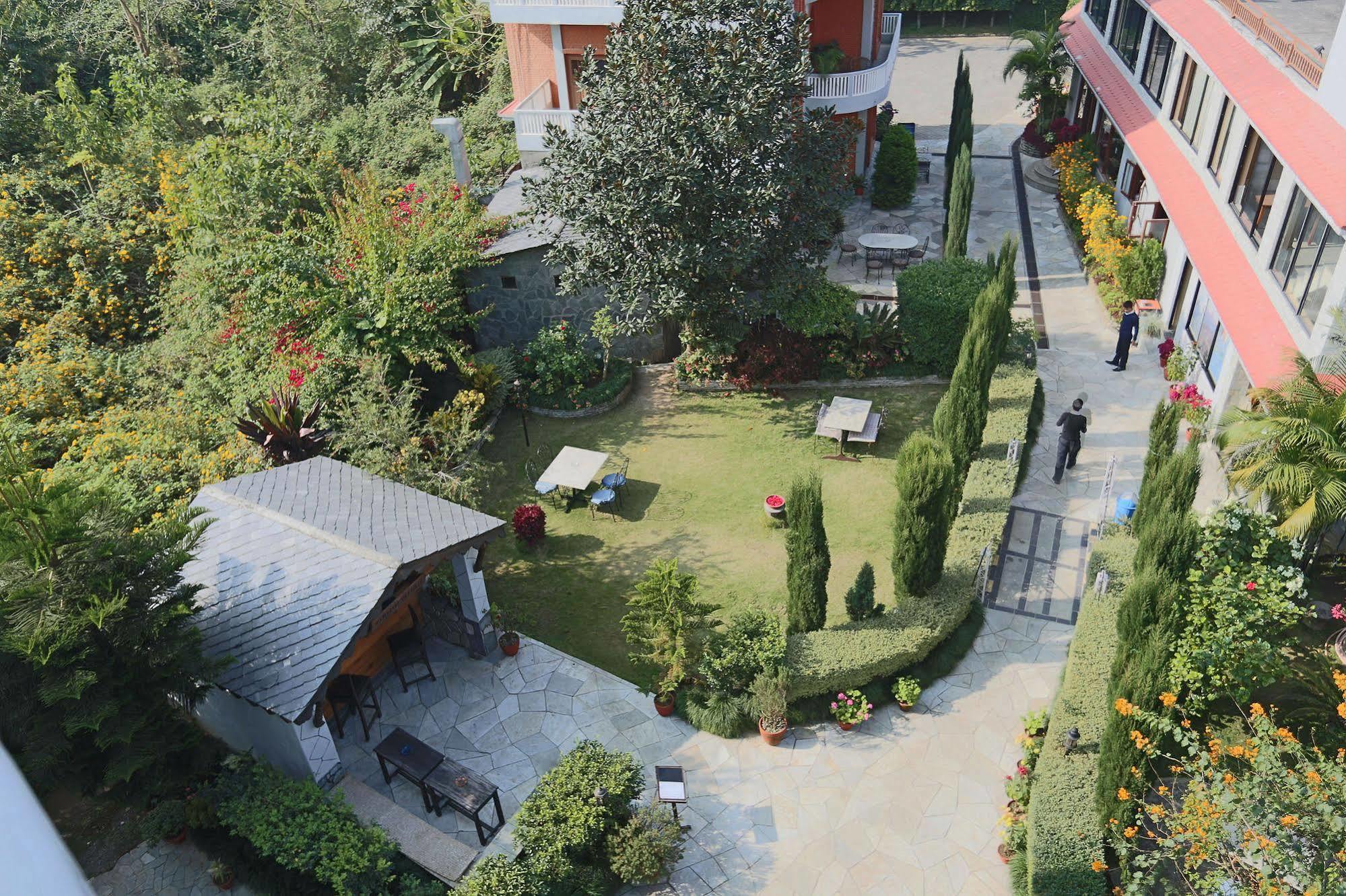 Hotel Peninsula Pokhara Dış mekan fotoğraf