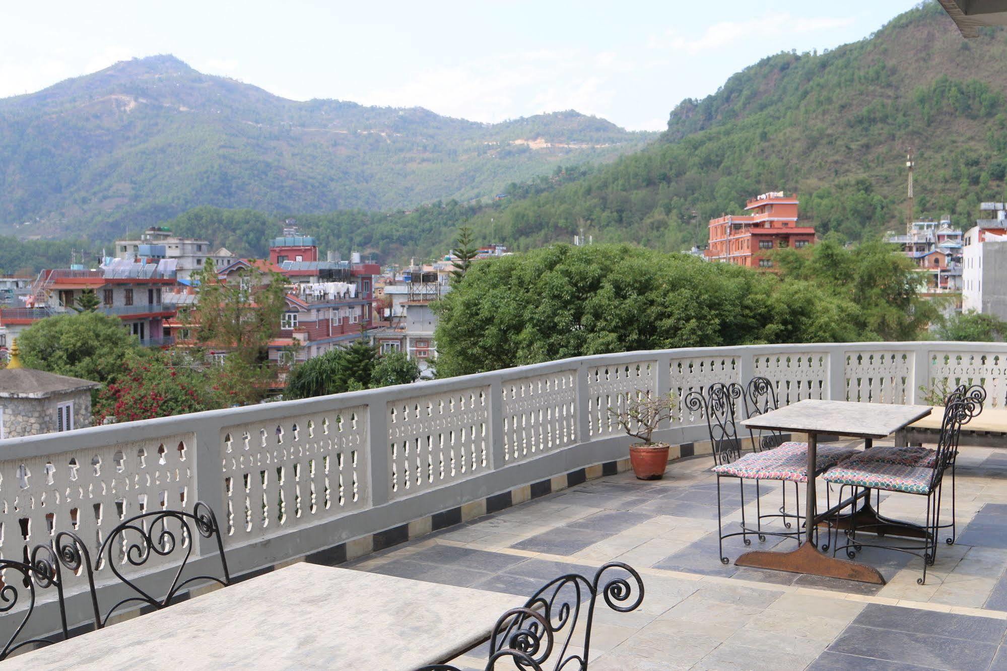 Hotel Peninsula Pokhara Dış mekan fotoğraf